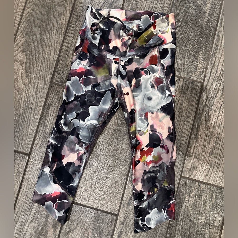 Under armour compression heat gear leggings size s